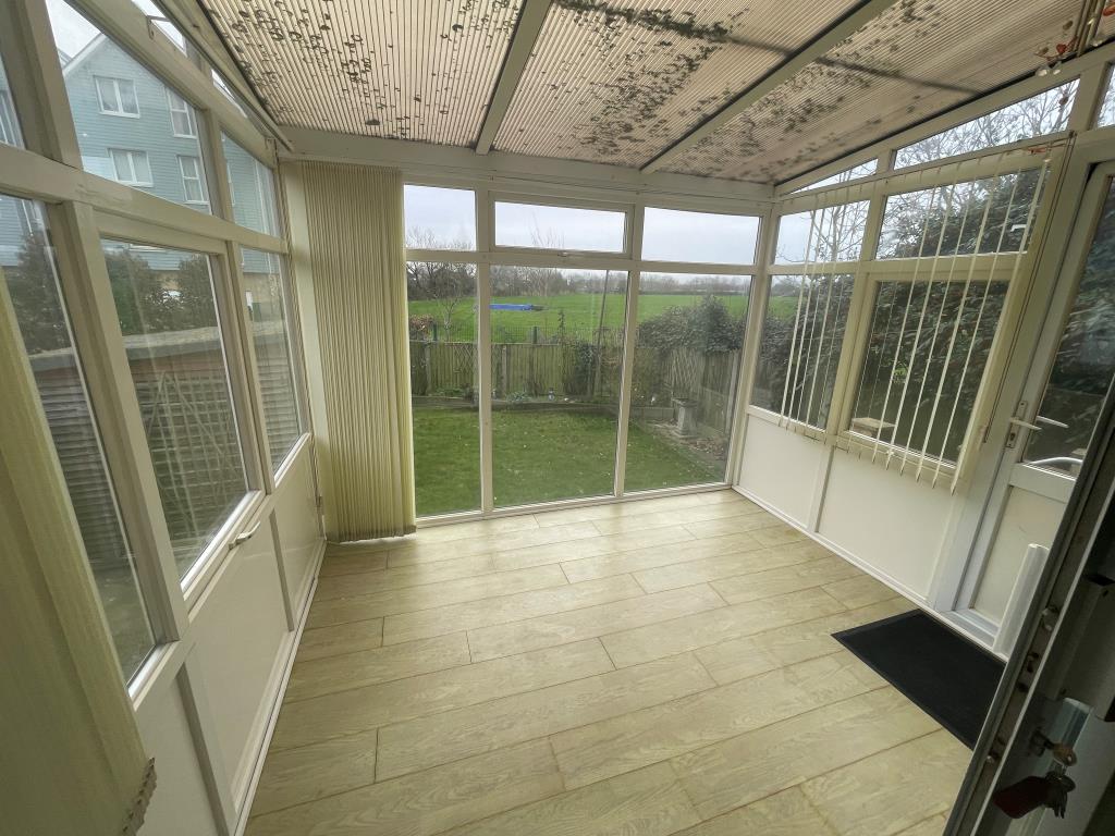 Lot: 73 - DETACHED HOUSE FOR IMPROVEMENT - Conservatory with access to garden